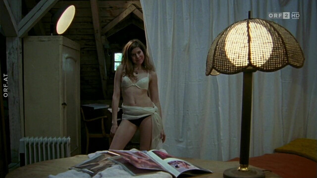 Nora Heschl nude - Oben ohne s01e04 (2007)