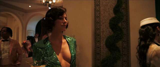 Max Reeves nude, etc - Pluribus s01e06 (2025)