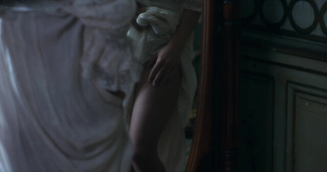 Anamaria Vartolomei sexy, Noée Abita sexy, Diane Kruger sexy - The Seduction s01e05 (2025)