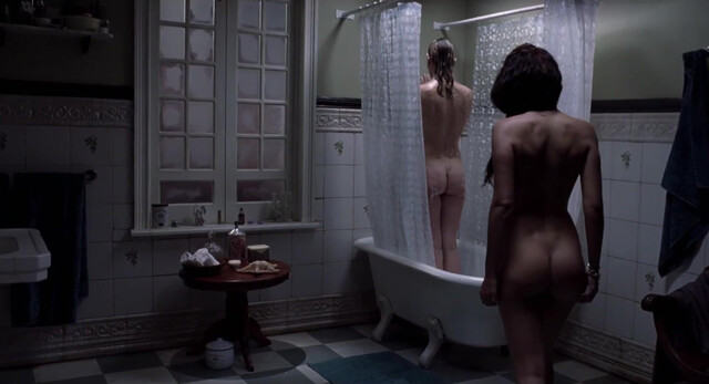 Ana Soler nude, Ana Serradilla nude - La Otra Familia (2011)