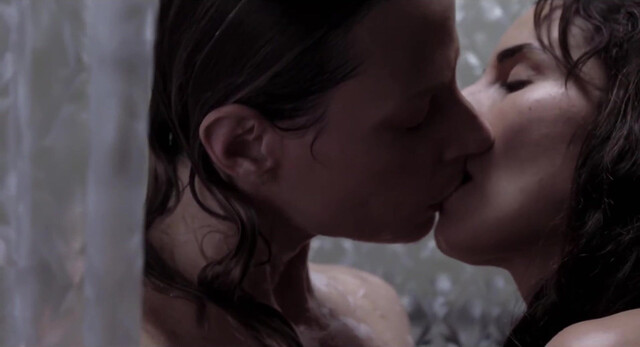 Ana Soler nude, Ana Serradilla nude - La Otra Familia (2011)