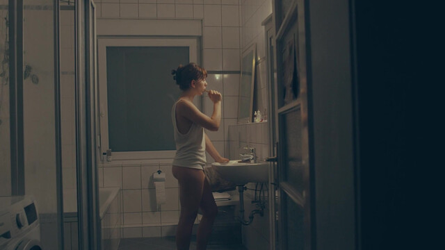 Lara Horvarth nude - Der Tag, die Flut. (2023)