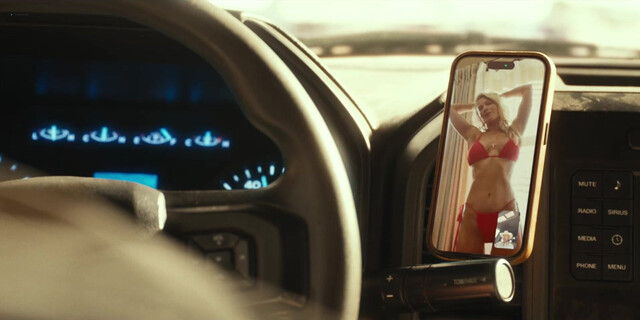 Ali Larter sexy - Landman s02e08 (2025)