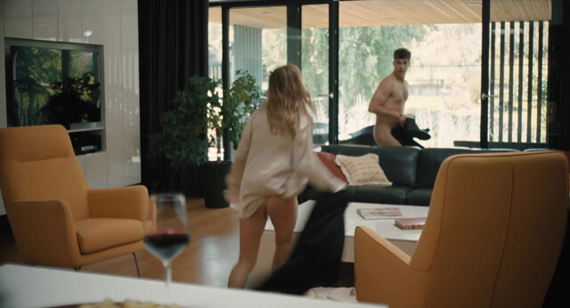 Gelmine Glemzaite sexy - A Bet Between Friends (2024)