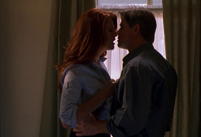 Angie Everhart nude - The Substitute 4: Failure Is Not an Option (2001)