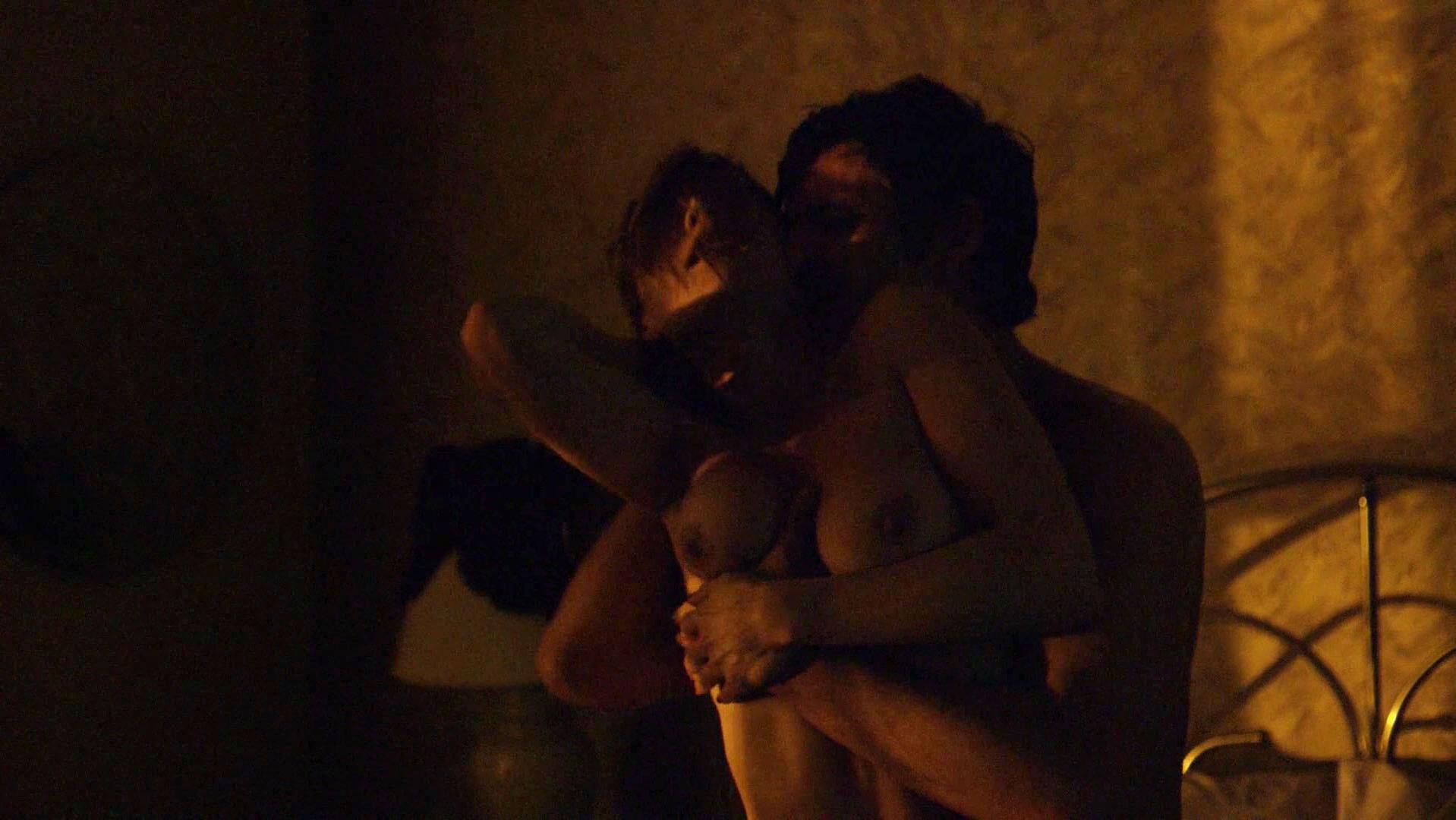 Carolina Acevedo nude - Narcos s02e03 (2016)