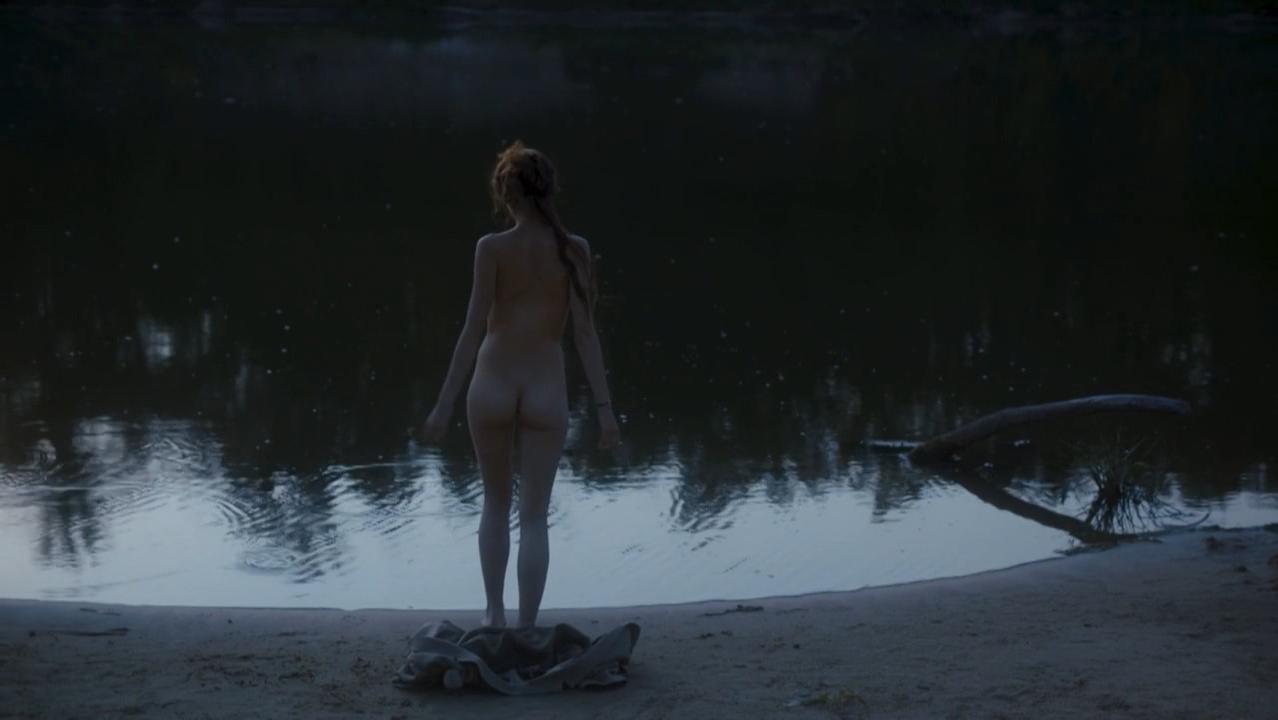 Anna Mahlina nude, Anastasiya Mikitenko nude - Defile (2O16)