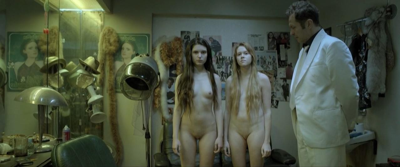 Michalina Olszanska nude, Magdalena Cielecka nude, Marta Mazurek nude, Paulina Galazka sexy - Corki dancingu (2015)