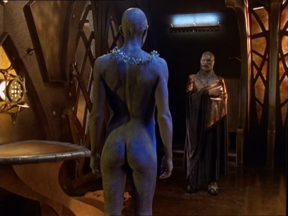 Virginia Hey nude - Farscape s01e04 (1999)