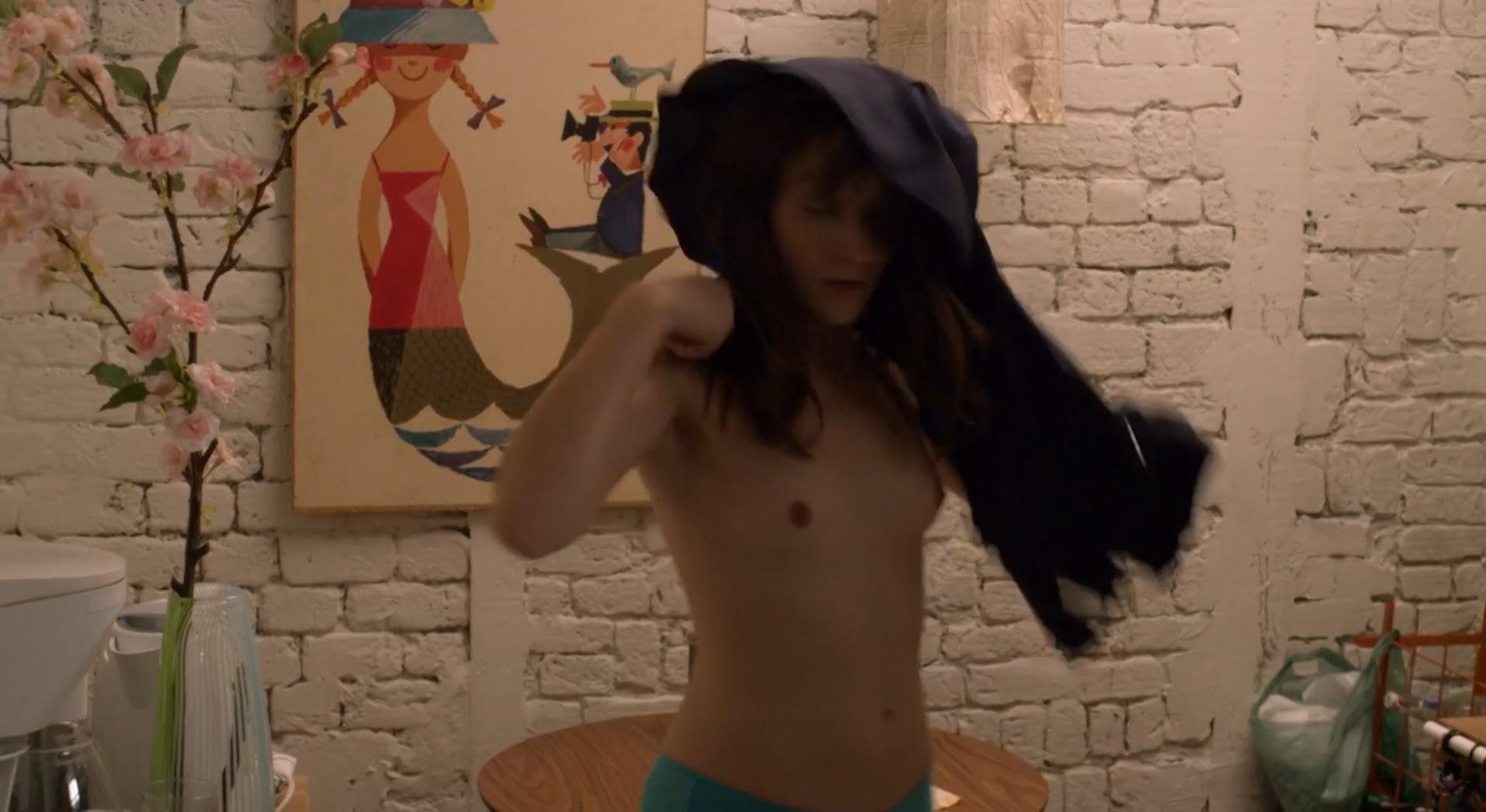 Anais Demoustier nude, Sophie Verbeeck nude - A trois on y va (2015)