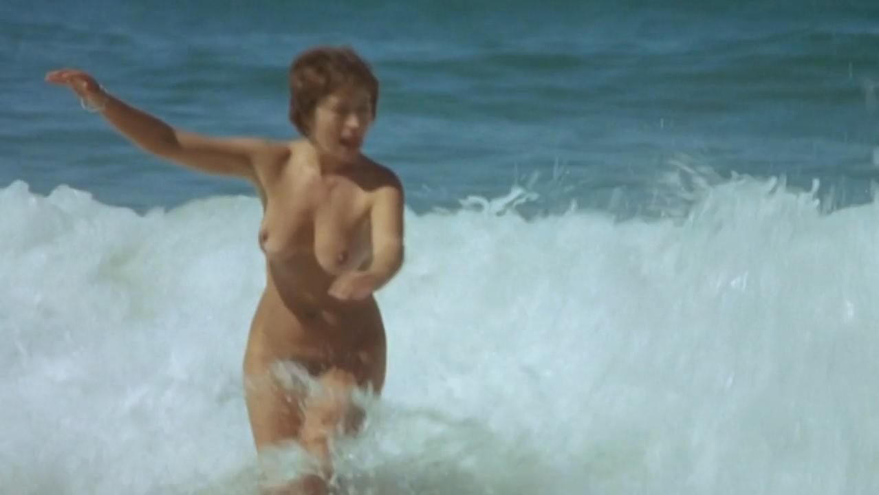 Annie Girardot nude - Traitement de choc (1972)