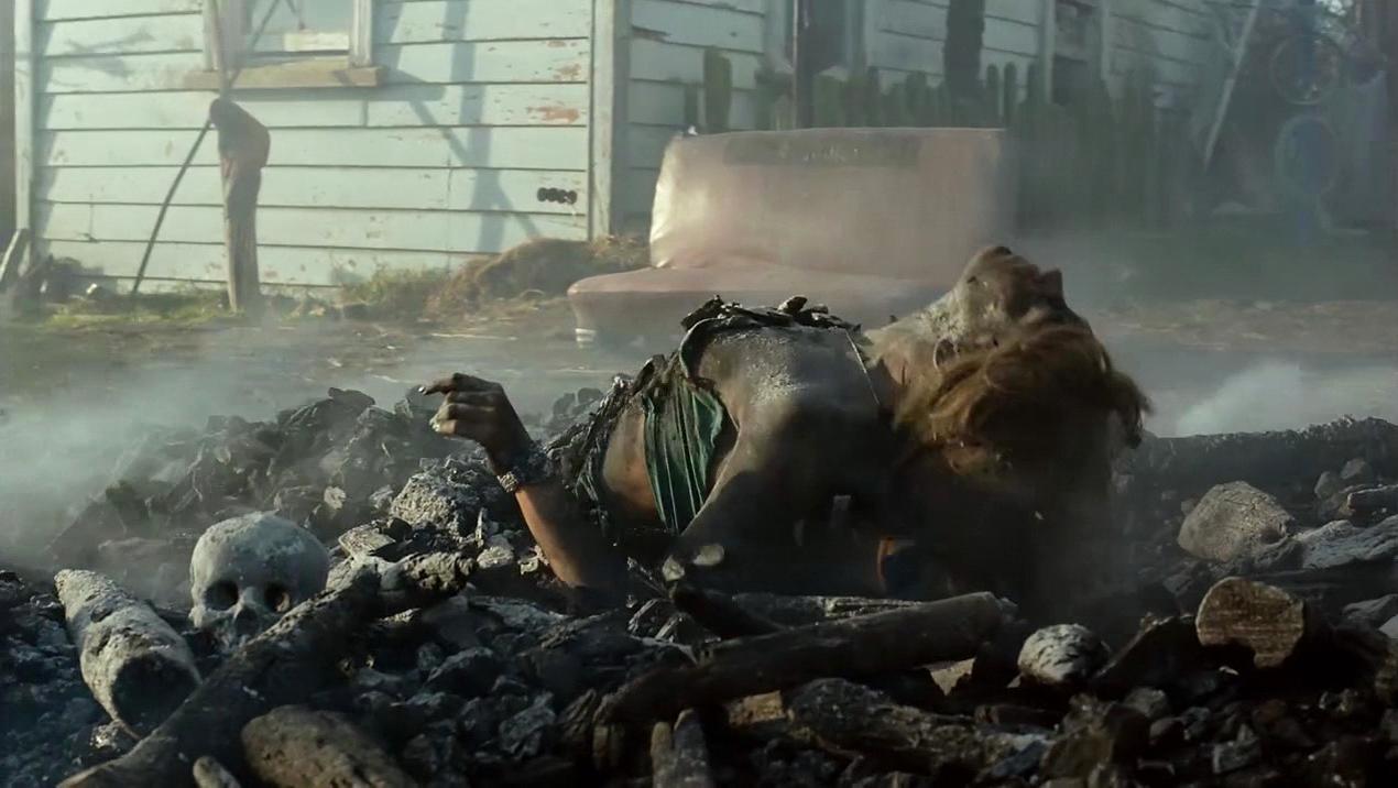 Lucy Lawless nude - Ash vs Evil Dead s01e07 (2015)