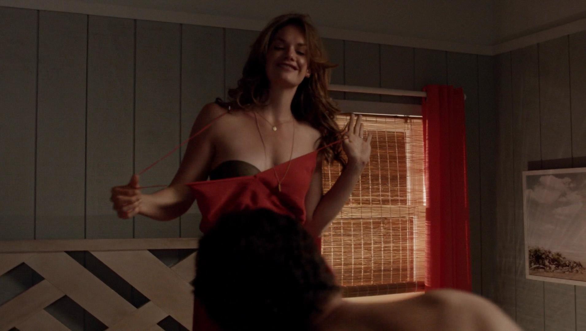 Ruth Wilson sexy, Julia Goldani Telles sexy - The Affair s01e06 (2014)