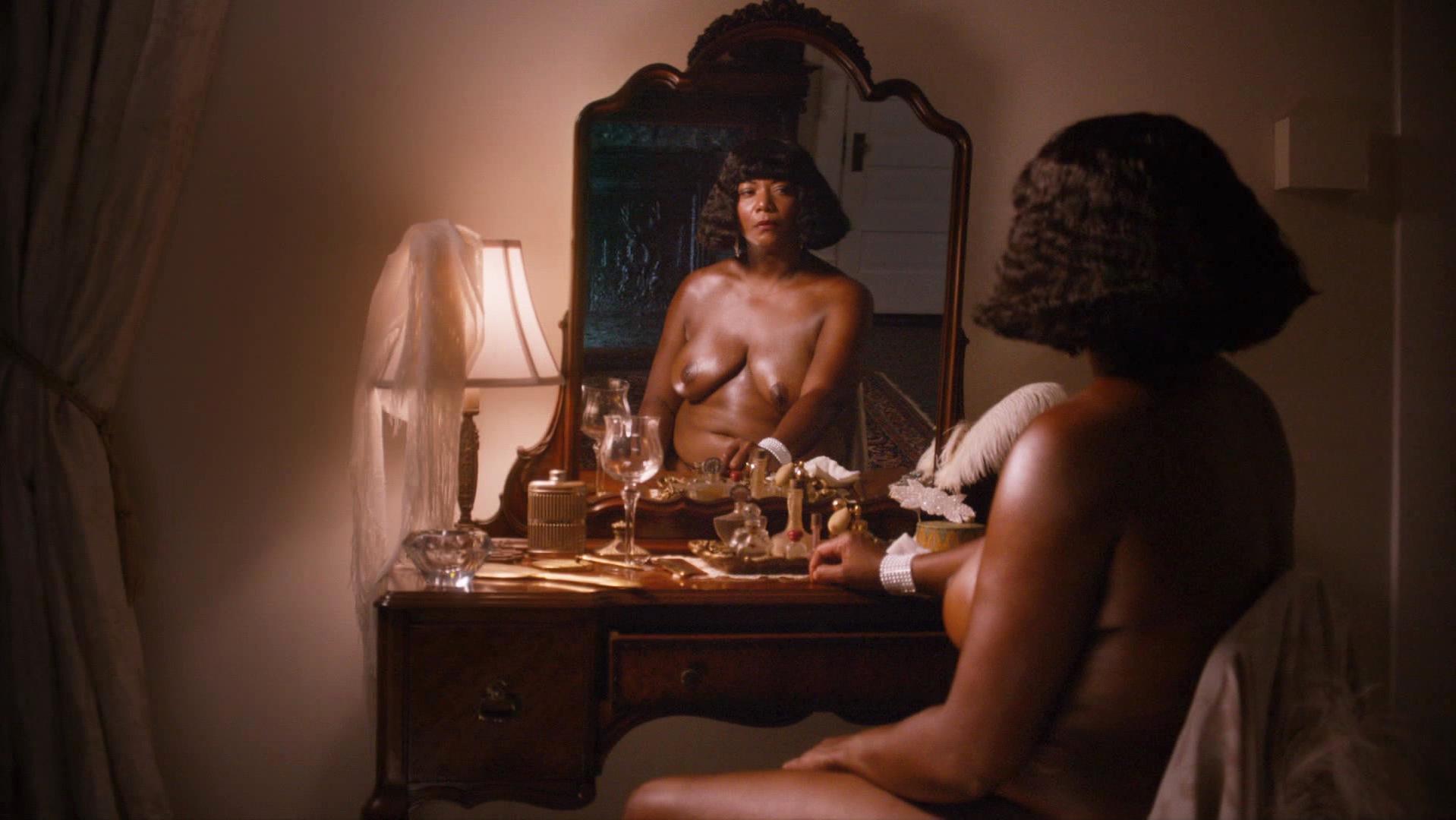 Queen Latifah nude - Bessie (2015)