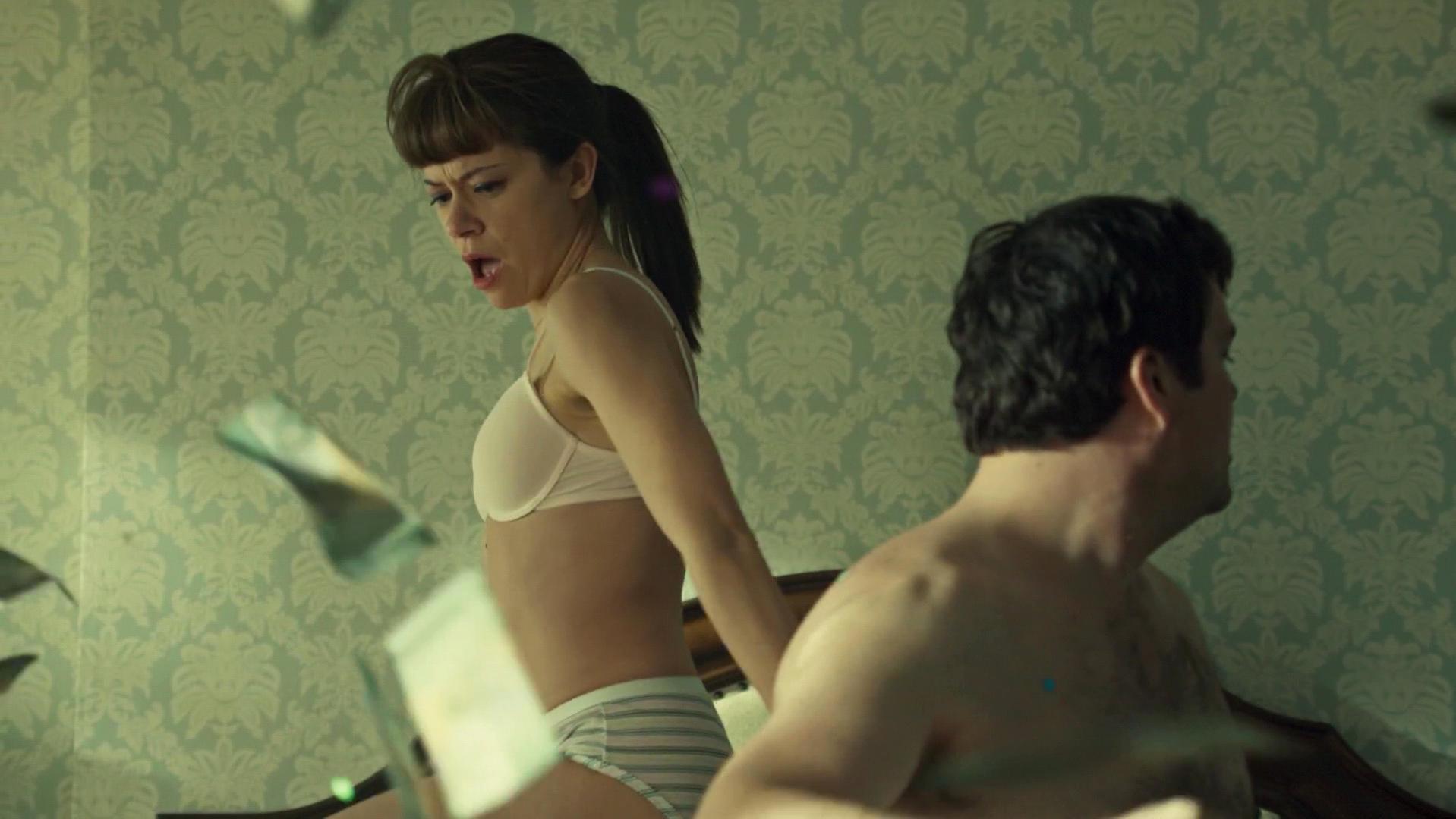 Tatiana Maslany sexy - Orphan Black s03e06 (2015)