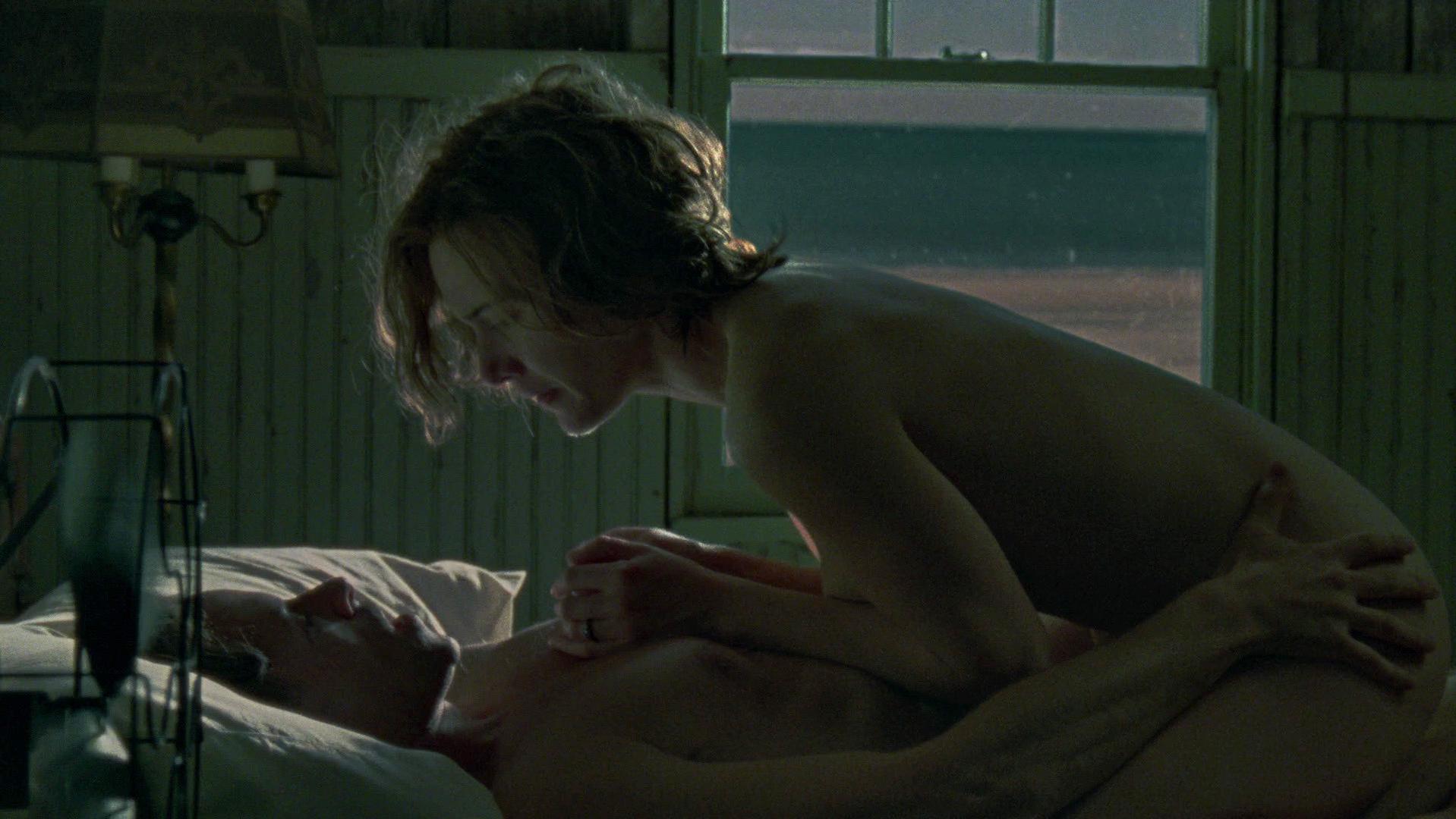 Kate Winslet nude - Mildred Pierce (2011)