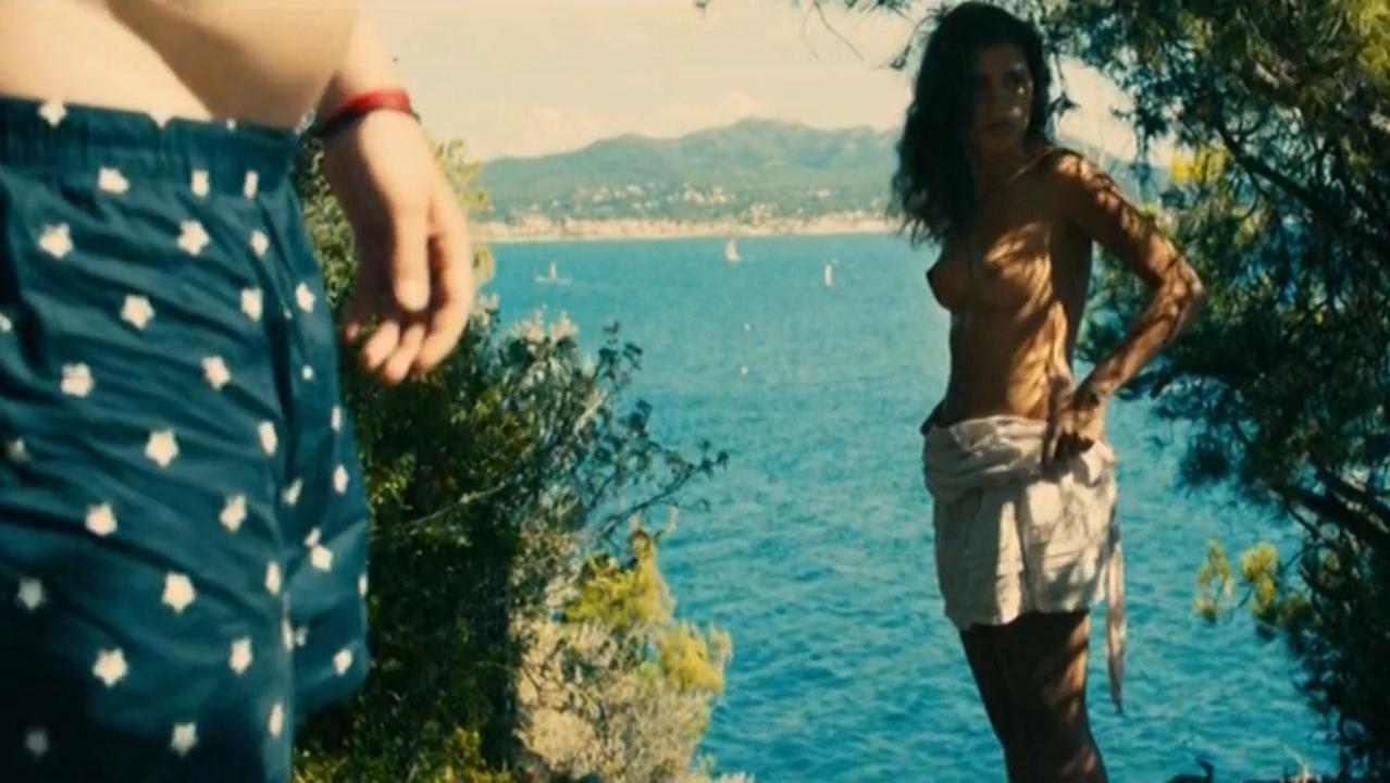 Denisa Pfauserova nude - Prazdniny v Provence (2016)