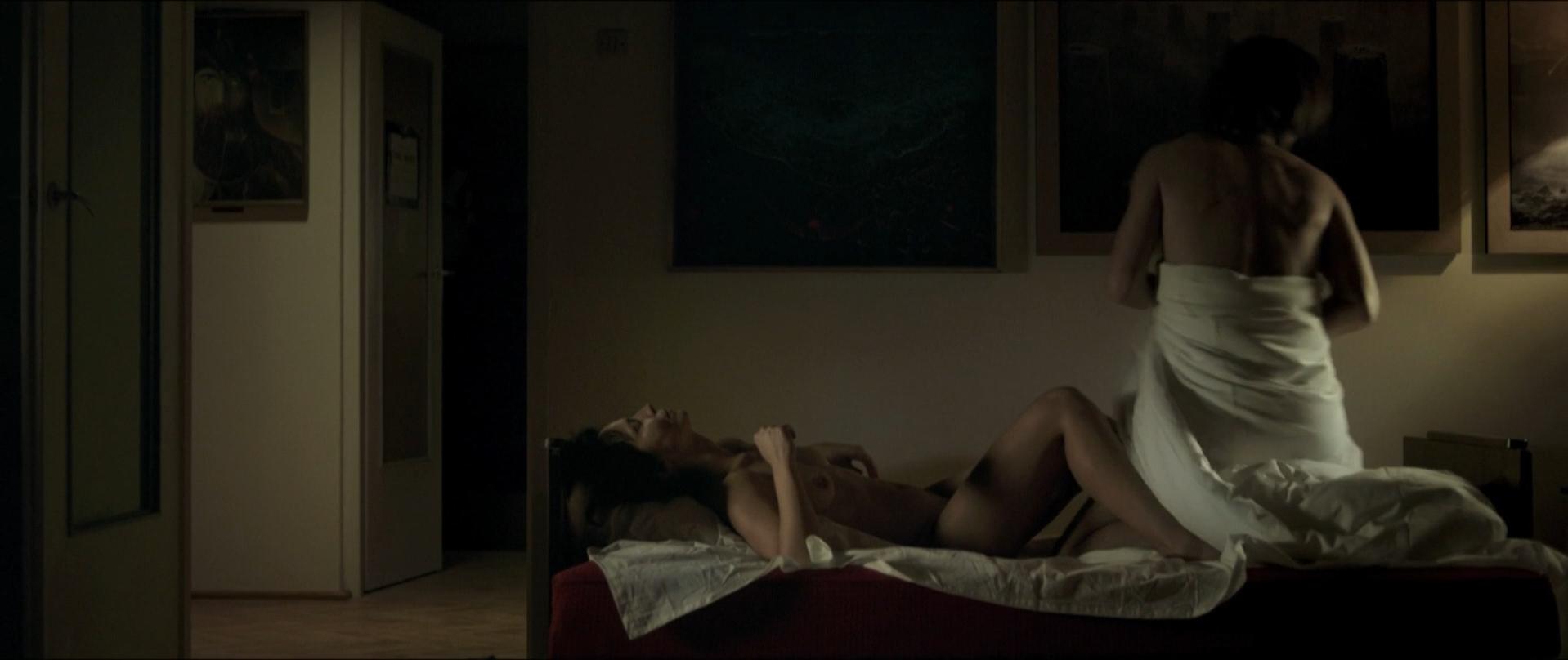 Agnieszka Michalska nude, Alicja Karluk nude - Ostatnia Rodzina (2016)