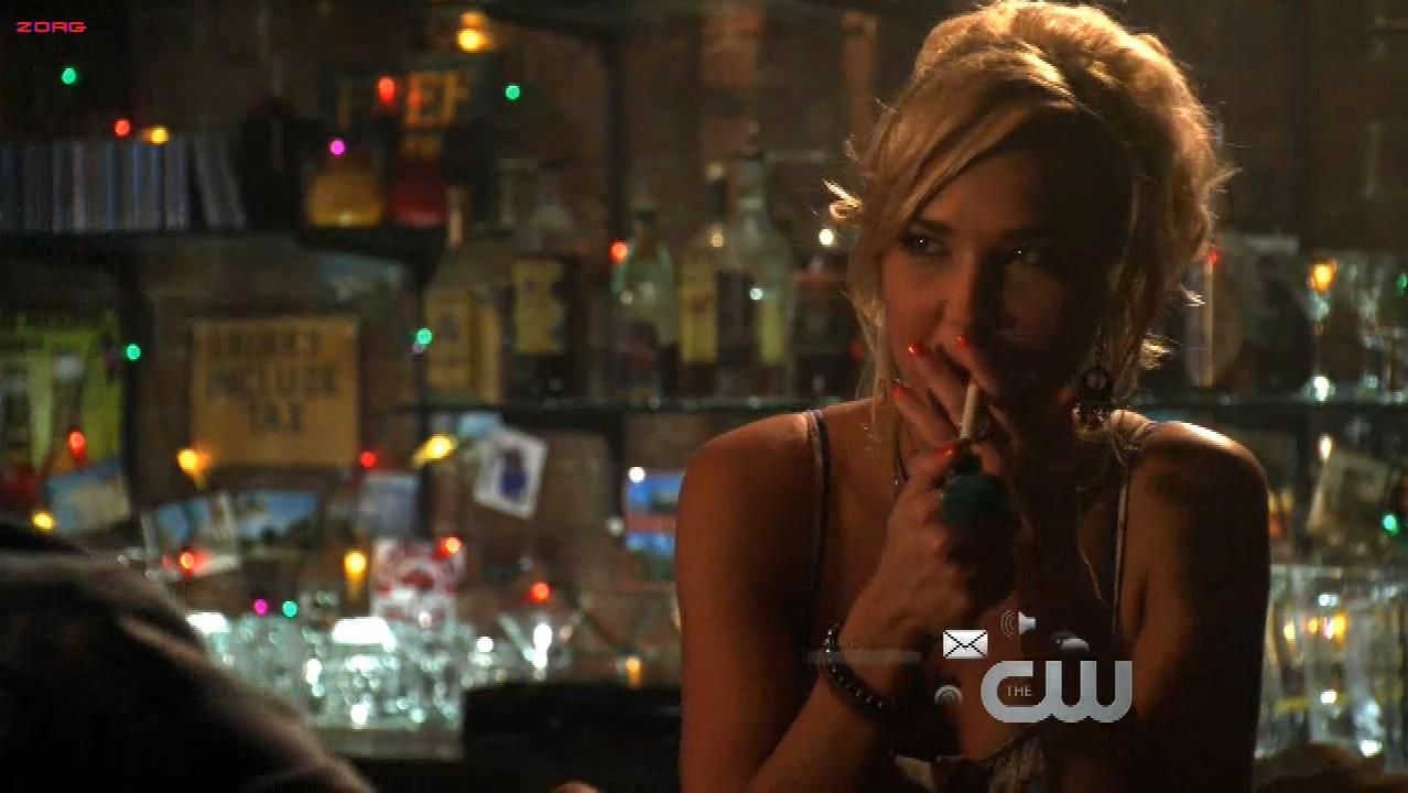 Arielle Kebbel sexy, Shiri Appleby sexy - Life Unexpected s02e01 (2010)