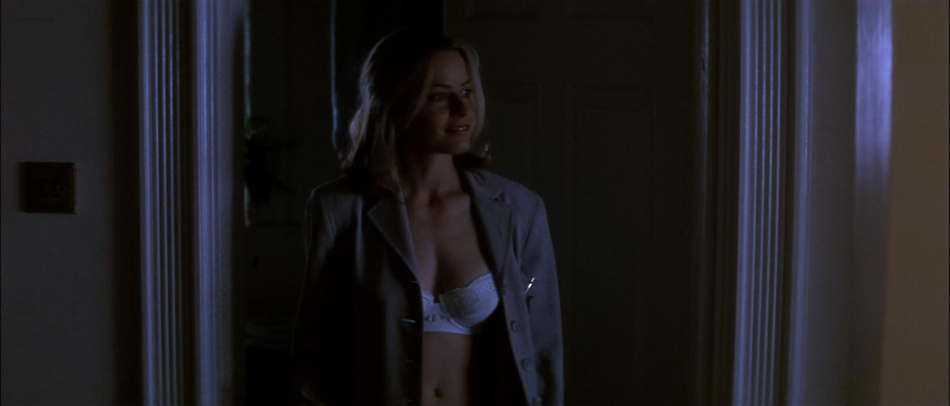 Elisabeth Shue sexy - The Saint (1997)