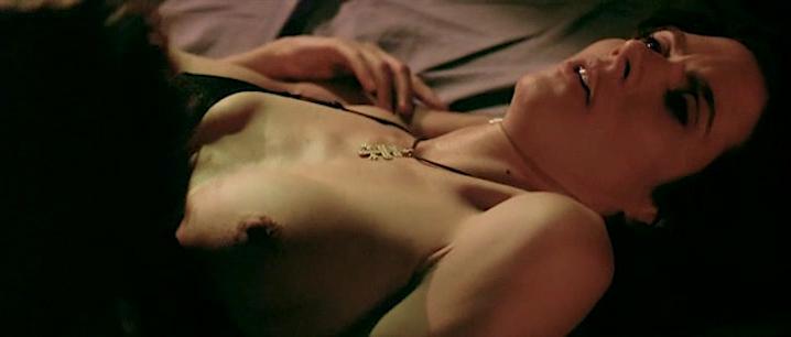 Florencia Raggi nude - Complici del silenzio (2009)