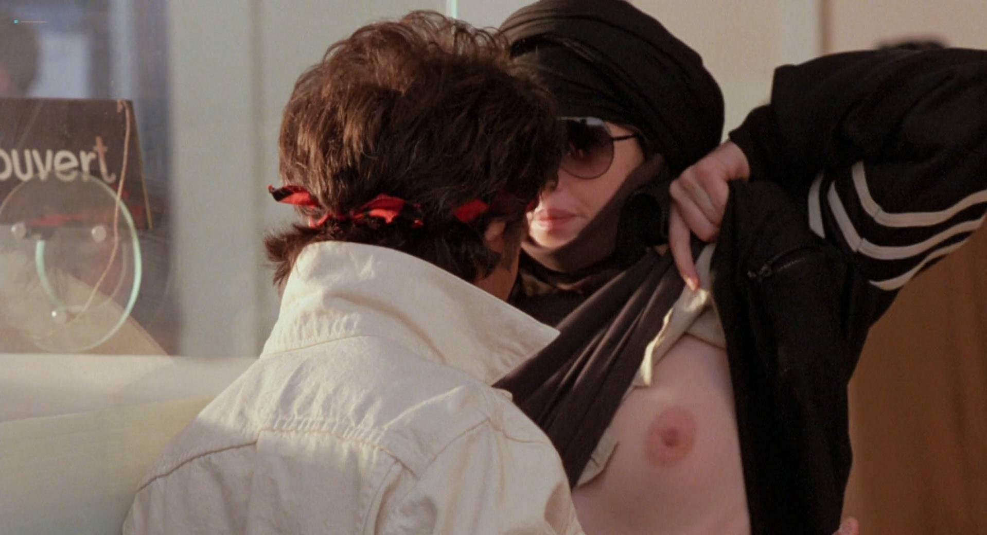 Isabelle Adjani nude - Ishtar (1987)