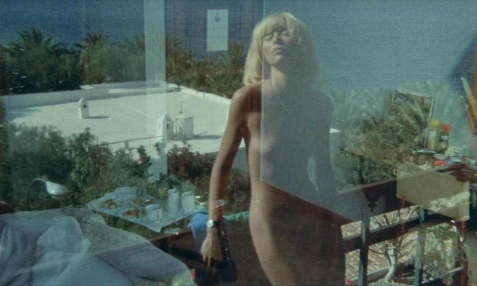 Mireille Darc nude - La Valise (1973)