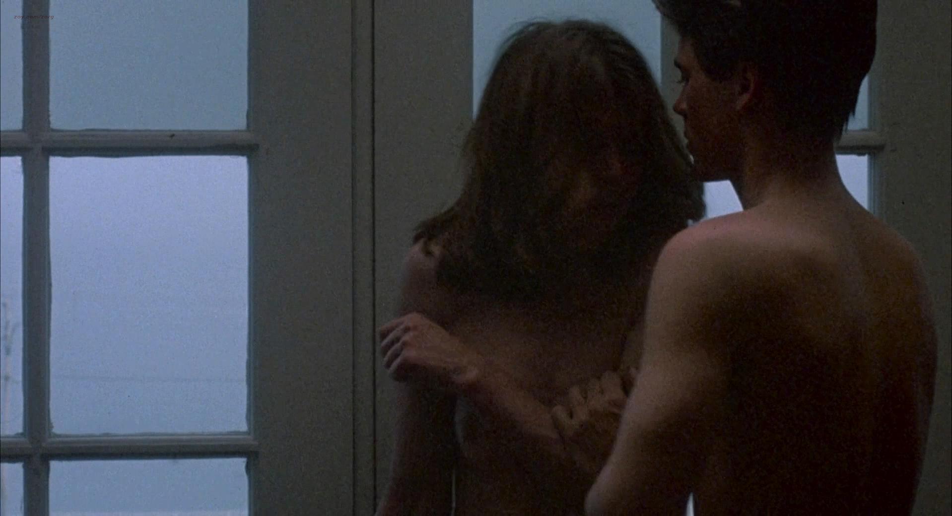 Nastassja Kinski nude, Anita Morris sexy - The Hotel New Hampshire (1984)