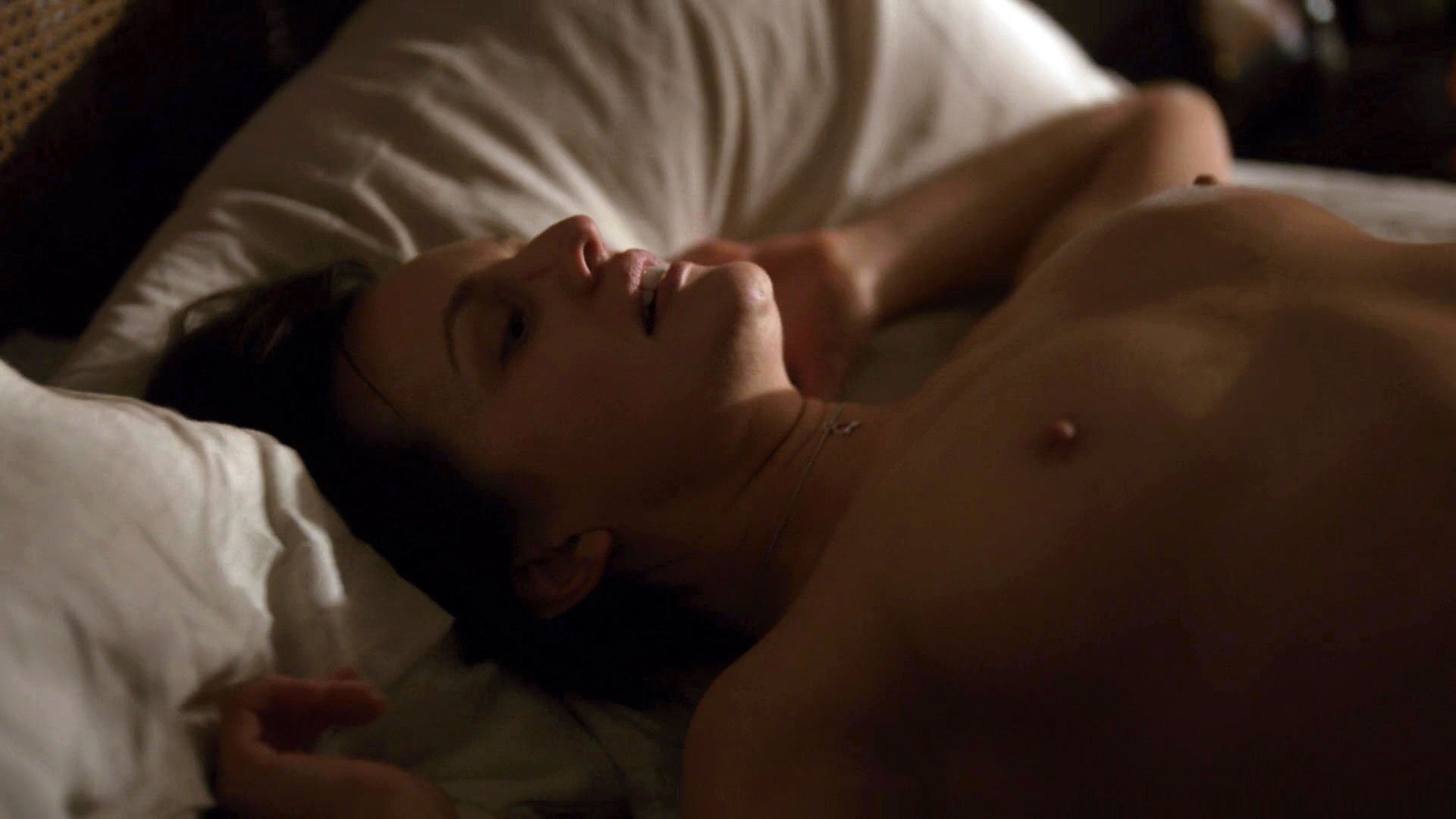 Elisabeth Moss nude - Top of the Lake s02e05 (2017)