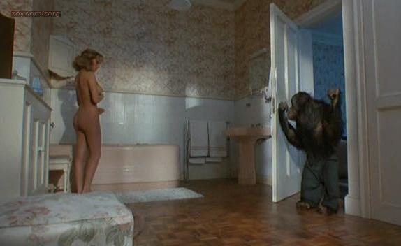 Elisabeth Shue nude - Link (1986) #2