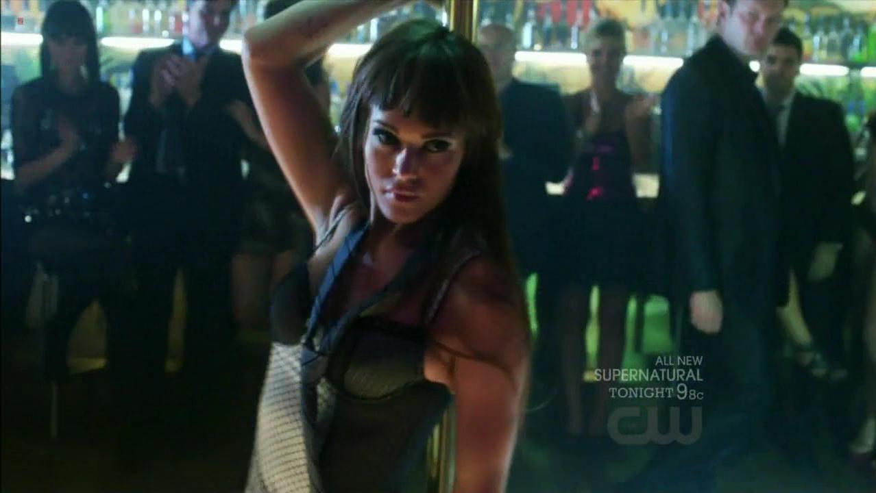 Lyndsy Fonseca sexy - Nikita s02e09 (2011)