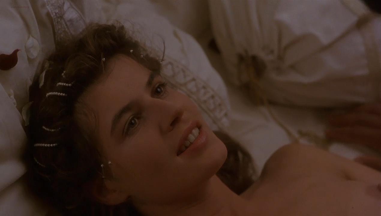 Irene Jacob nude - Othello (1995)