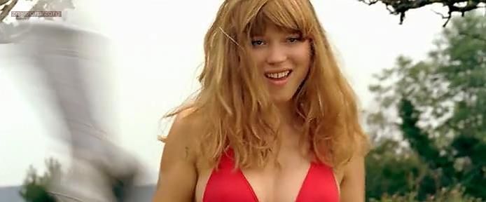 Lea Seydoux sexy - Plain Sud (2009)