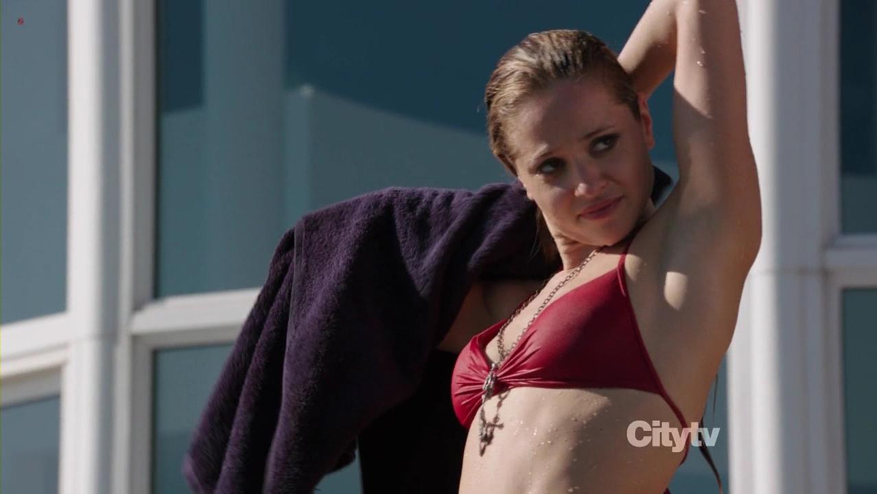 Margarita Levieva sexy - Revenge s01e08 (2011)