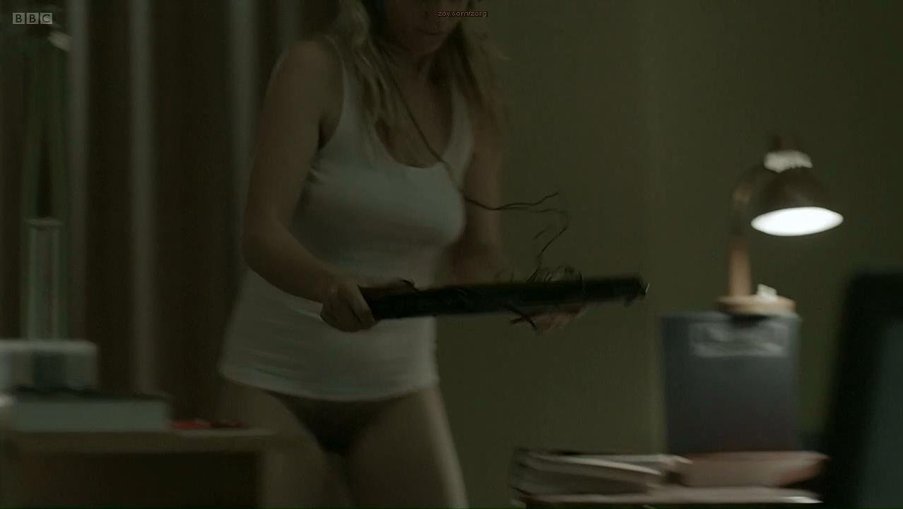 Sofia Helin nude - The Bridge s01e02 (2011)