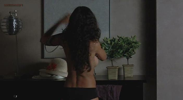 Emmanuelle Chriqui sexy - Tortured (2008)