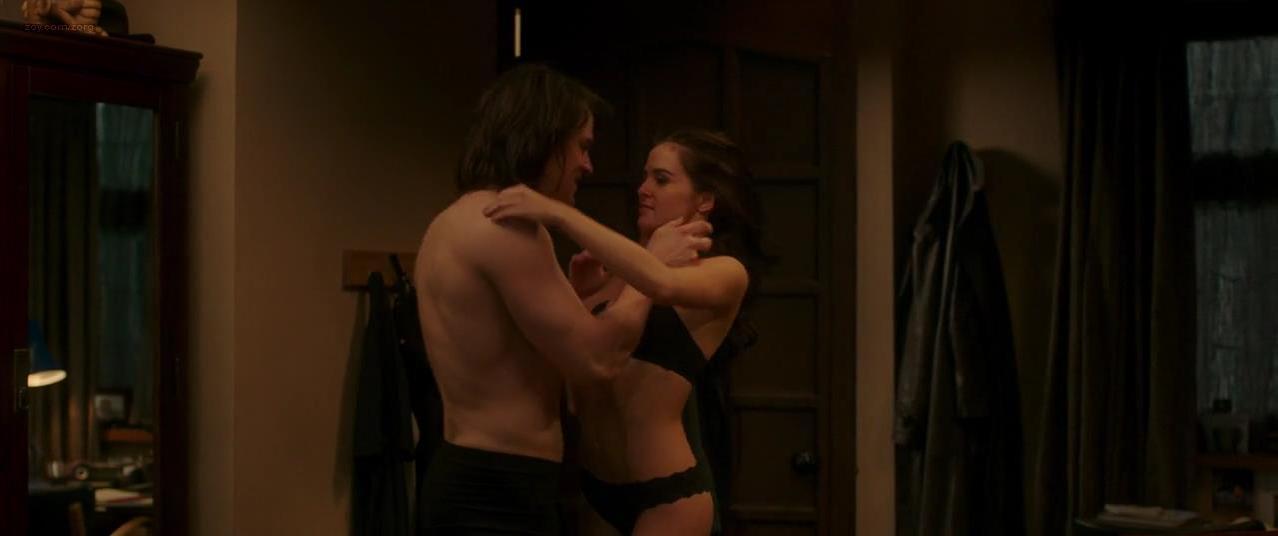 Zoey Deutch sexy - Vampire Academy (2014)