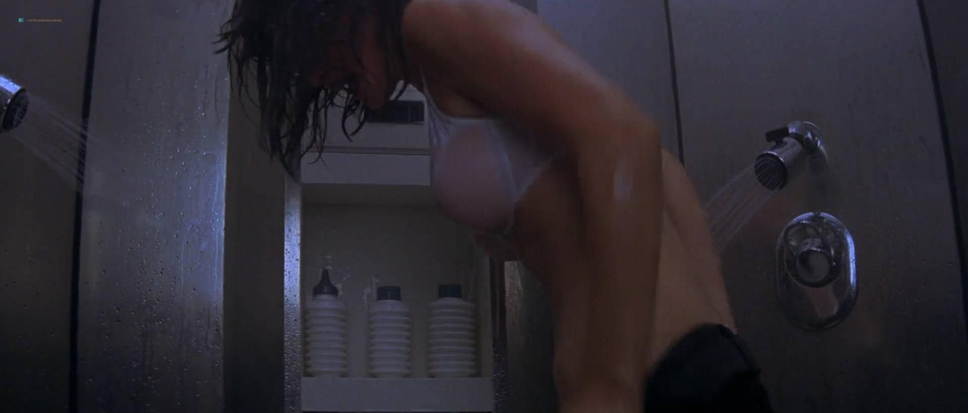 Amanda Pays sexy - Leviathan (1989)