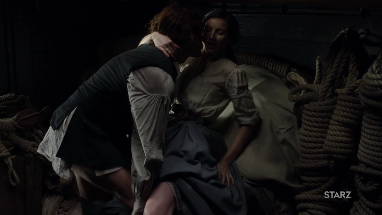 Caitriona Balfe sexy - Outlander s03e09 (2017)