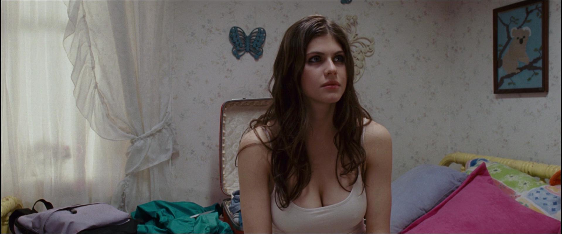 Alexandra Daddario sexy - Bereavement (2010)