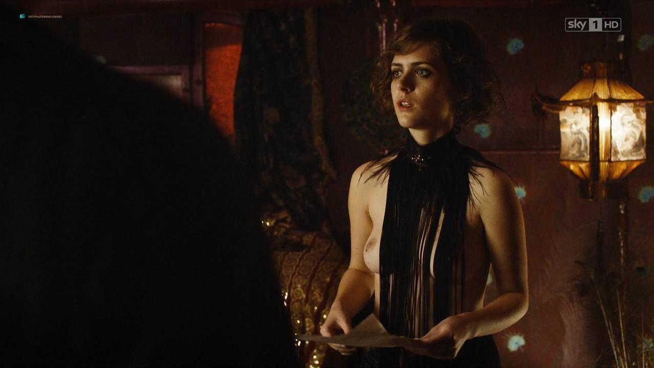 Liv Lisa Fries nude, Hannah Herzsprung sexy, Leonie Benesch nude - Babylon Berlin s02e01-02 (2017)