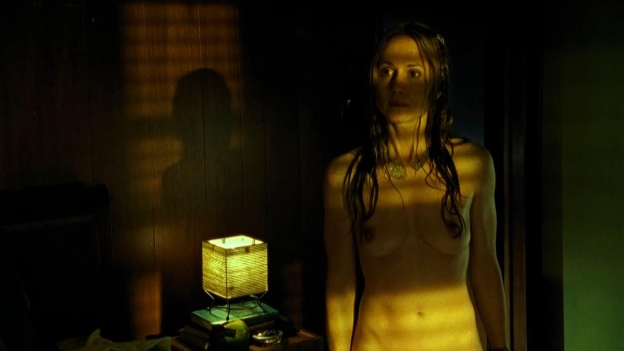 Holly Hunter nude - Thirteen (2003)