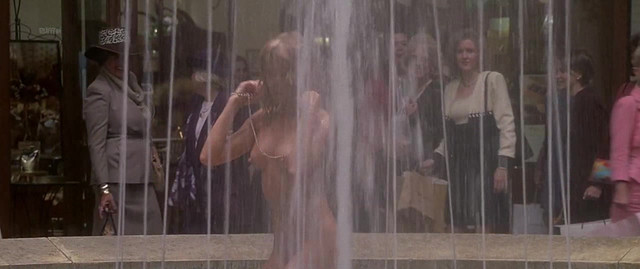 Farrah Fawcett nude - Dr. T and the Women (2000)