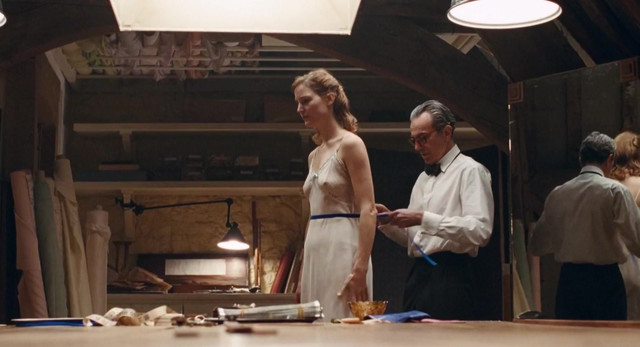 Vicky Krieps sexy - Phantom Thread (2017)