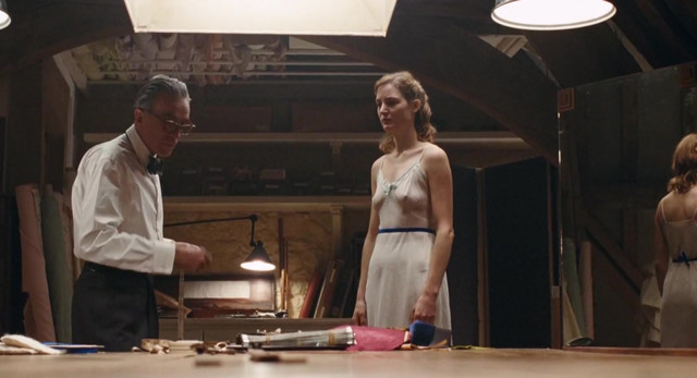 Vicky Krieps sexy - Phantom Thread (2017)