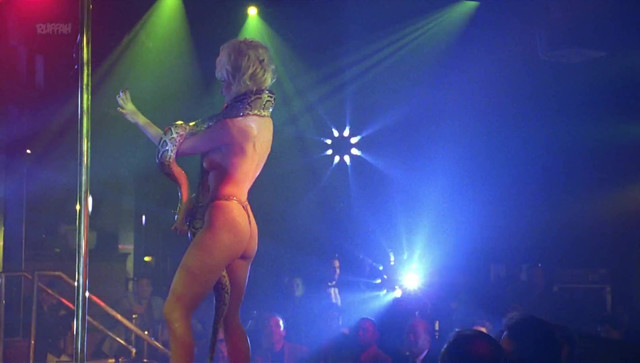 Barbara Alyn Woods nude - Striptease (1996)