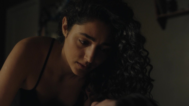 Golshifteh Farahani sexy - Paterson (2016)