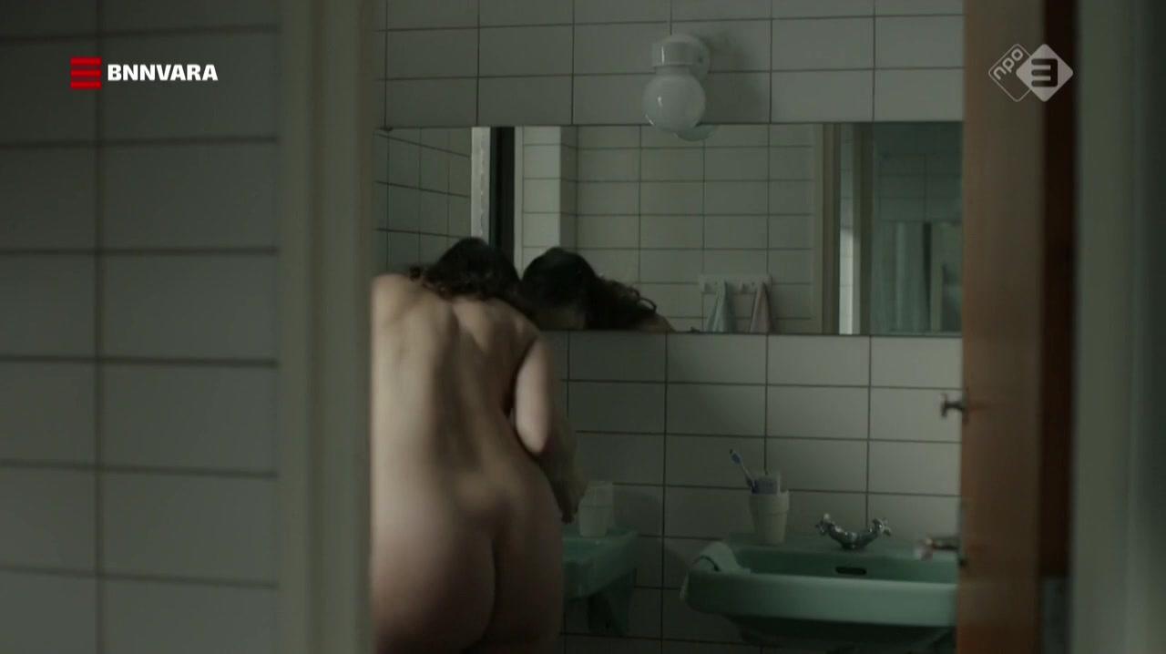 Saskia Temmink nude - Van God Los s04e02 (2017)