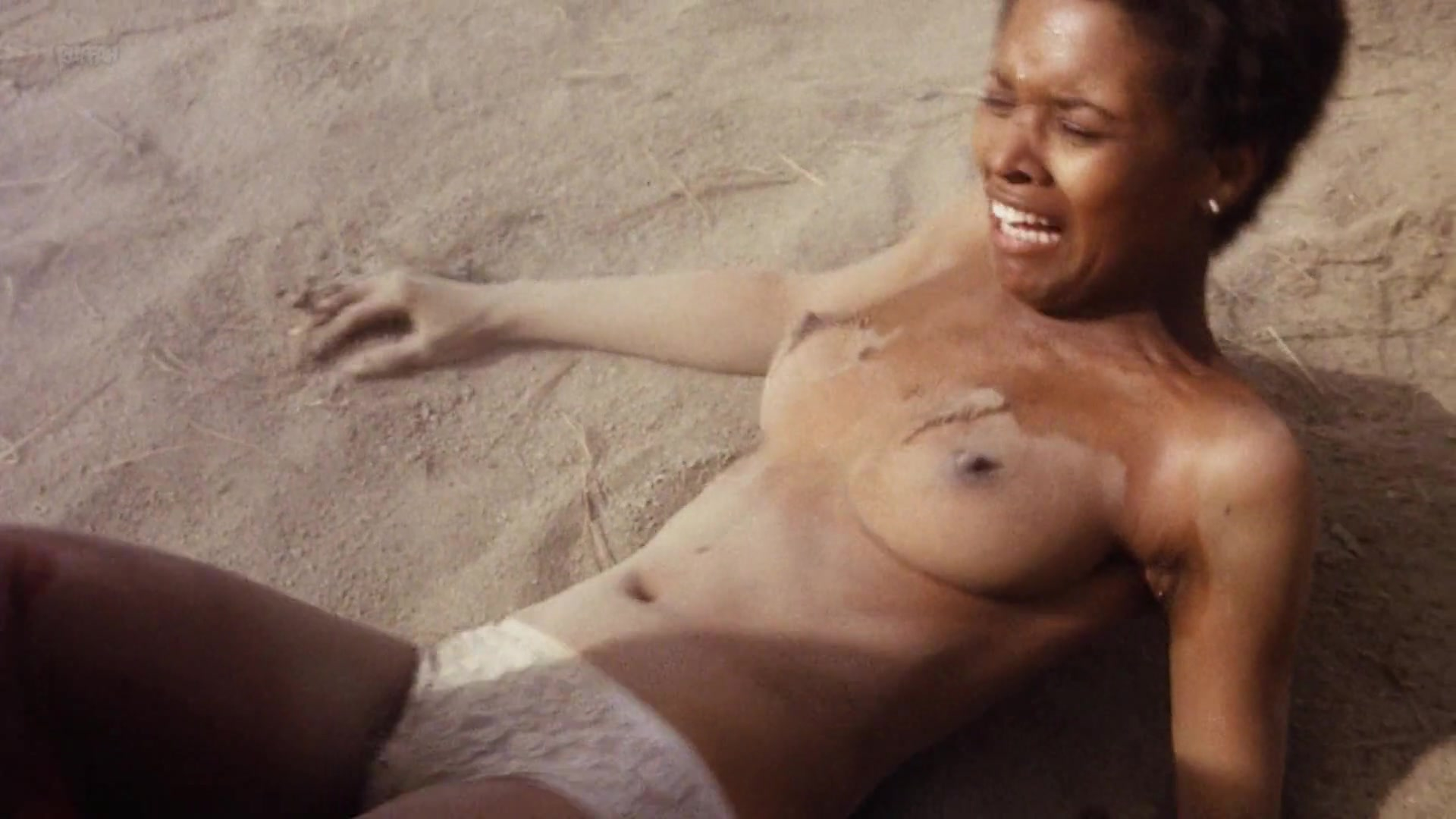 Jeannie Bell nude, Lola Falana nude - Klansman (1974)