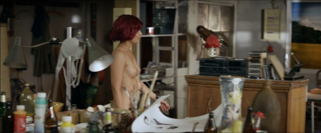 Sarah Alles nude - Bild von ihr (2011)